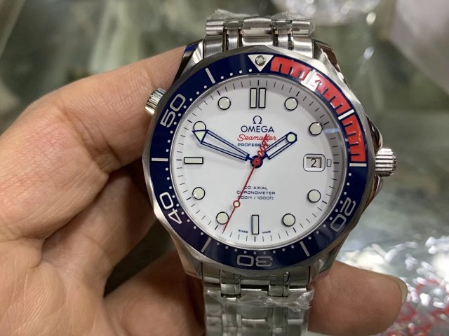 Replica-Omega-Seamaster-007-Commander