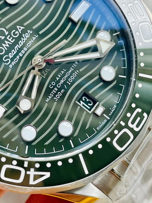 Replica Omega Seamaster Diver 300M SS/Green Ceramic Bezel ORF 1:1 Best Edition Green Dial on SS Bracelet A8800 - Image 10