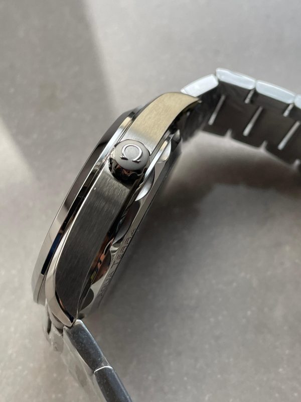 Replica Omega AQUA TERRA 150M MASTER CHRONOMETERS VSF 1:1 BEST EDITION BLACK DIAL SILVER SECOND HAND ON SS BRACELET A8900 - Image 8