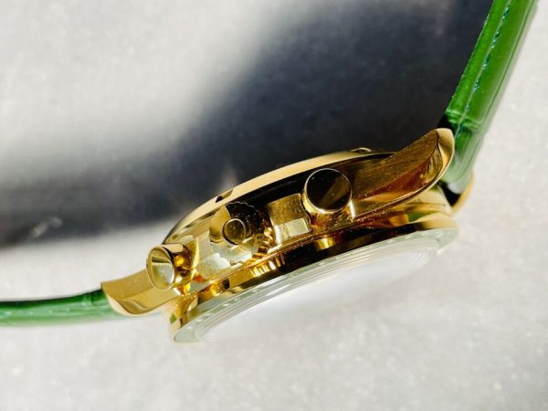 Replica Omega Speedmaster Moonwatch in Moonshine Gold YG RMF Best Edition Green Dial on Green Leather Strap Manual Chrono - Image 9