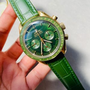 Replica Omega Speedmaster Moonwatch in Moonshine Gold YG RMF Best Edition Green Dial on Green Leather Strap Manual Chrono
