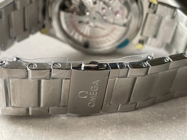 Replica Omega AQUA TERRA 150M MASTER CHRONOMETERS VSF 1:1 BEST EDITION BLACK DIAL SILVER SECOND HAND ON SS BRACELET A8900 - Image 9