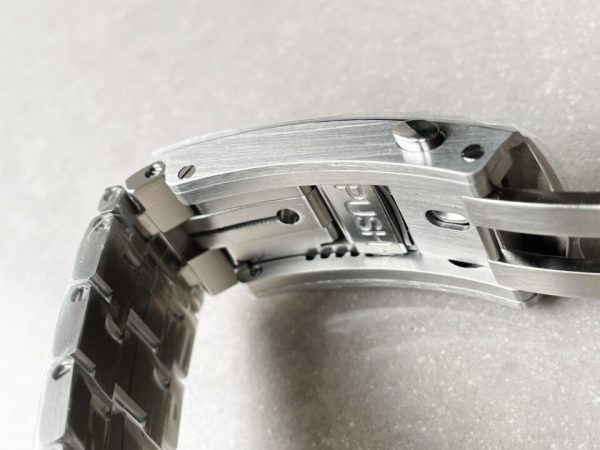 Replica Omega Seamaster 300M Chrono SS OMF 1:1 Best Edition Blue Dial on SS Bracelet A9900 - Image 9