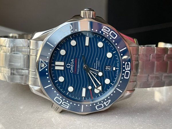 Replica Omega Seamaster Diver 300M VSF 1:1 Best Edition Blue Ceramic Blue Dial on SS Bracelet A8800 V2 - Image 13