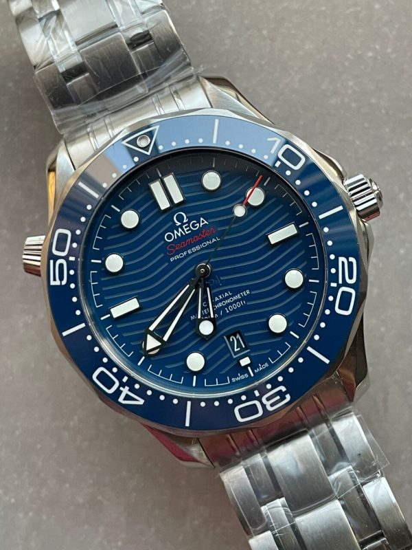 Replica Omega Seamaster Diver 300M VSF 1:1 Best Edition Blue Ceramic Blue Dial on SS Bracelet A8800 V2 - Image 4