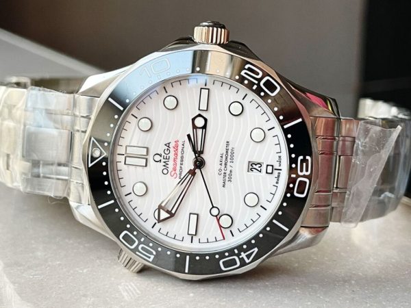 Replica Omega Seamaster Diver 300M SS VSF 1:1 Best Edition Black Bezel White Dial on SS Bracelet A8800 ( Extra Rubber Strap) - Image 8