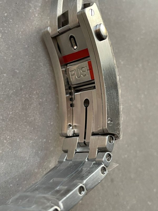 Replica Omega Seamaster Diver 300M SS VSF 1:1 Best Edition Black Bezel White Dial on SS Bracelet A8800 ( Extra Rubber Strap) - Image 16