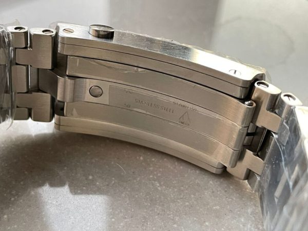 Replica Omega Seamaster Diver 300M SS VSF 1:1 Best Edition Black Bezel White Dial on SS Bracelet A8800 ( Extra Rubber Strap) - Image 17
