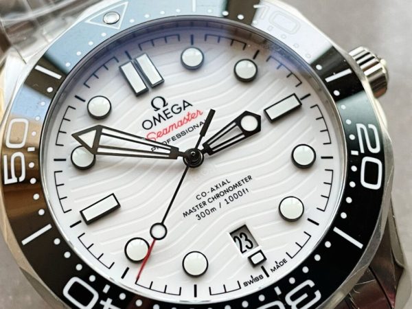Replica Omega Seamaster Diver 300M SS VSF 1:1 Best Edition Black Bezel White Dial on SS Bracelet A8800 ( Extra Rubber Strap) - Image 5