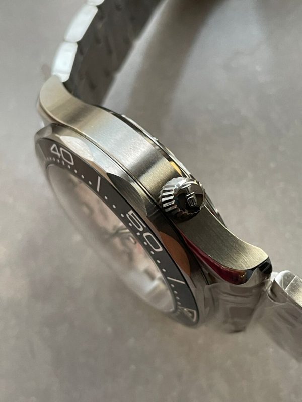 Replica Omega Seamaster Diver 300M SS VSF 1:1 Best Edition Black Bezel White Dial on SS Bracelet A8800 ( Extra Rubber Strap) - Image 18