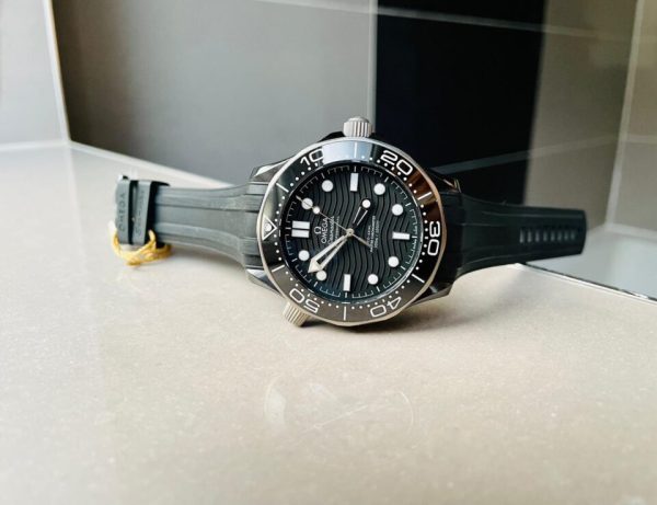 Replica Omega Seamaster Diver 300M 43.5mm VSF 1:1 Best Edition Ceramic Case Black Dial on Black Rubber Strap A8806 - Image 6