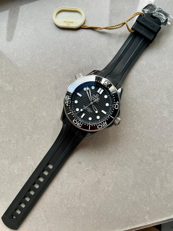 Replica Omega Seamaster Diver 300M 43.5mm VSF 1:1 Best Edition Ceramic Case Black Dial on Black Rubber Strap A8806 - Image 9