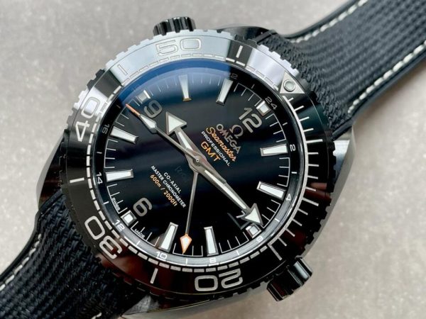 Replica Omega Seamaster Planet Ocean 600M Deep Black In Red GMT 215.92.46.22.01.001 VSF PVD Black Dial Swiss 8906 - Image 7