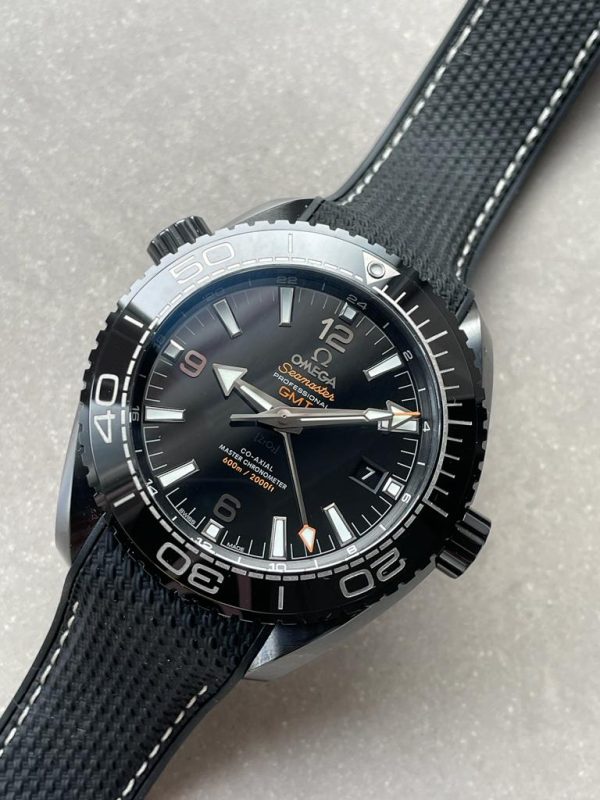Replica Omega Seamaster Planet Ocean 600M Deep Black In Red GMT 215.92.46.22.01.001 VSF PVD Black Dial Swiss 8906 - Image 5