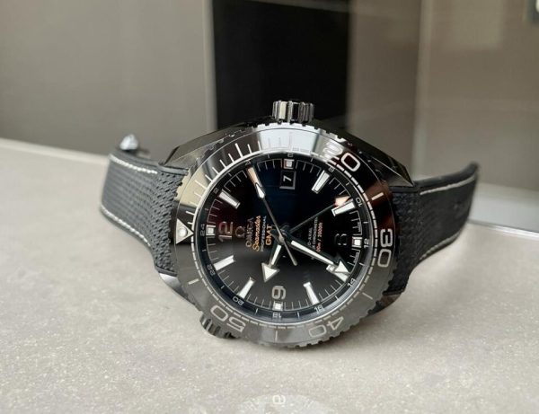Replica Omega Seamaster Planet Ocean 600M Deep Black In Red GMT 215.92.46.22.01.001 VSF PVD Black Dial Swiss 8906 - Image 3