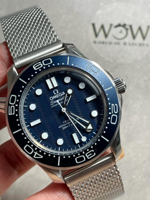 Replica Omega SEAMASTER 300M 42MM JAMES BOND 60TH ANNIVERSARY VSF BEST EDITION ON MESH BRACELET A8806 - Image 7