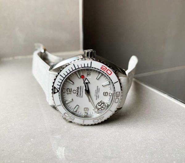 Replica Omega Planet Ocean SEAMASTER 39.5mm Olympic Games SS VSF 1:1 Best Edition White Dial on White Rubber Strap A8800 - Image 4