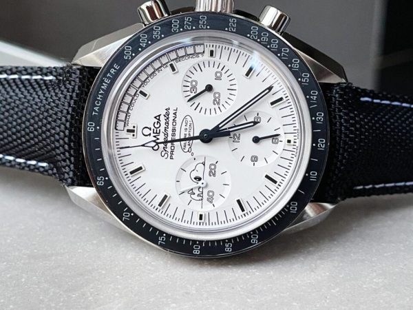 Replica Omega Speedmaster SS Snoopy Sapphire Crystal White Dial on Black Nylon Strap Manual Winding Chrono Movement - Image 4