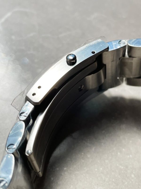 Replica Omega Speedmaster MoonWatch SS Sapphire Crystal Black Dial on SS Bracelet Manual Winding Chrono Movement - Image 11