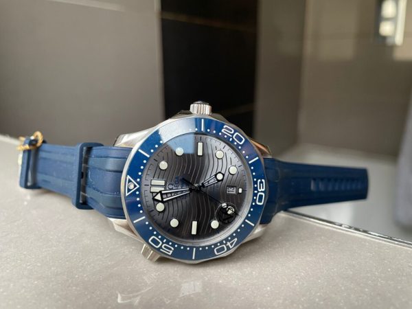 2018 Replica Omega Seamaster Diver 300M VSF 1:1 Best Edition Blue Ceramic Grey Dial on blue rubber strap Strap A8800 - Image 3
