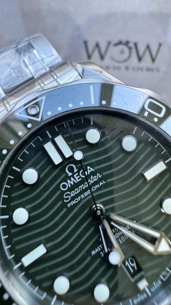 Replica Omega VSF Seamaster Diver 300M 1:1 Best Edition Green Ceramic Green Dial on SS Bracelet A8800 - Image 7