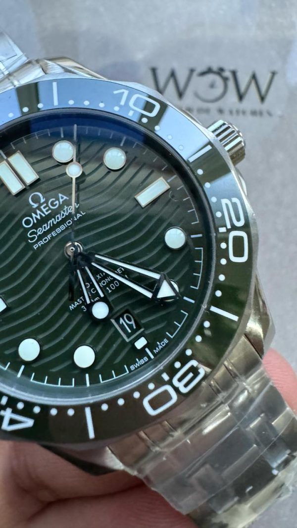 Replica Omega VSF Seamaster Diver 300M 1:1 Best Edition Green Ceramic Green Dial on SS Bracelet A8800 - Image 8