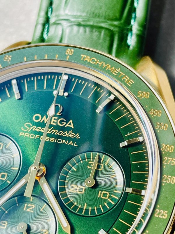 Replica Omega Speedmaster Moonwatch in Moonshine Gold YG RMF Best Edition Green Dial on Green Leather Strap Manual Chrono - Image 6