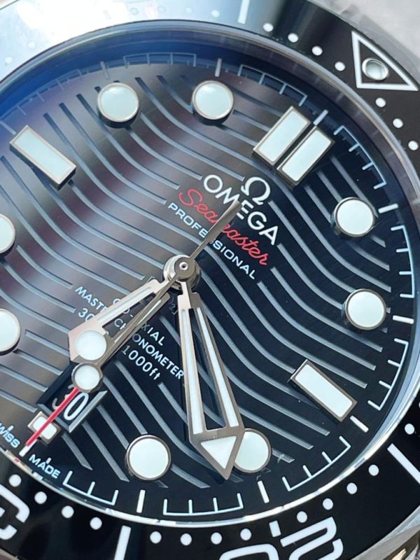 2018 Replica Omega Seamaster Diver 300M SS VSF 1:1 Best Edition Bezel BLACK Dial on SS Bracelet A2824 decorated to CAL.8800 - Image 4